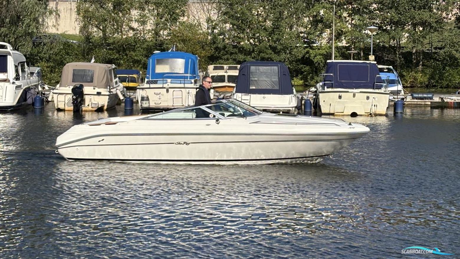 Sea Ray 220 OVERNIGHTER Motorbåd 1993, med Mercruiser motor, Sverige
