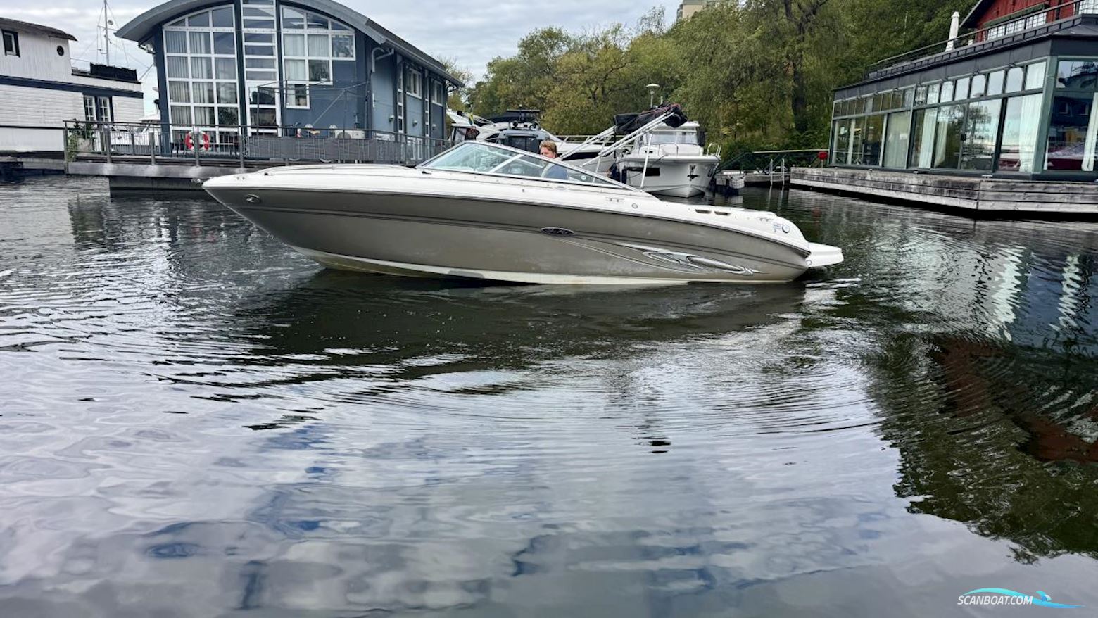 Sea Ray 220 Sun Sport Motorbåd 2006, med Mercruiser motor, Sverige