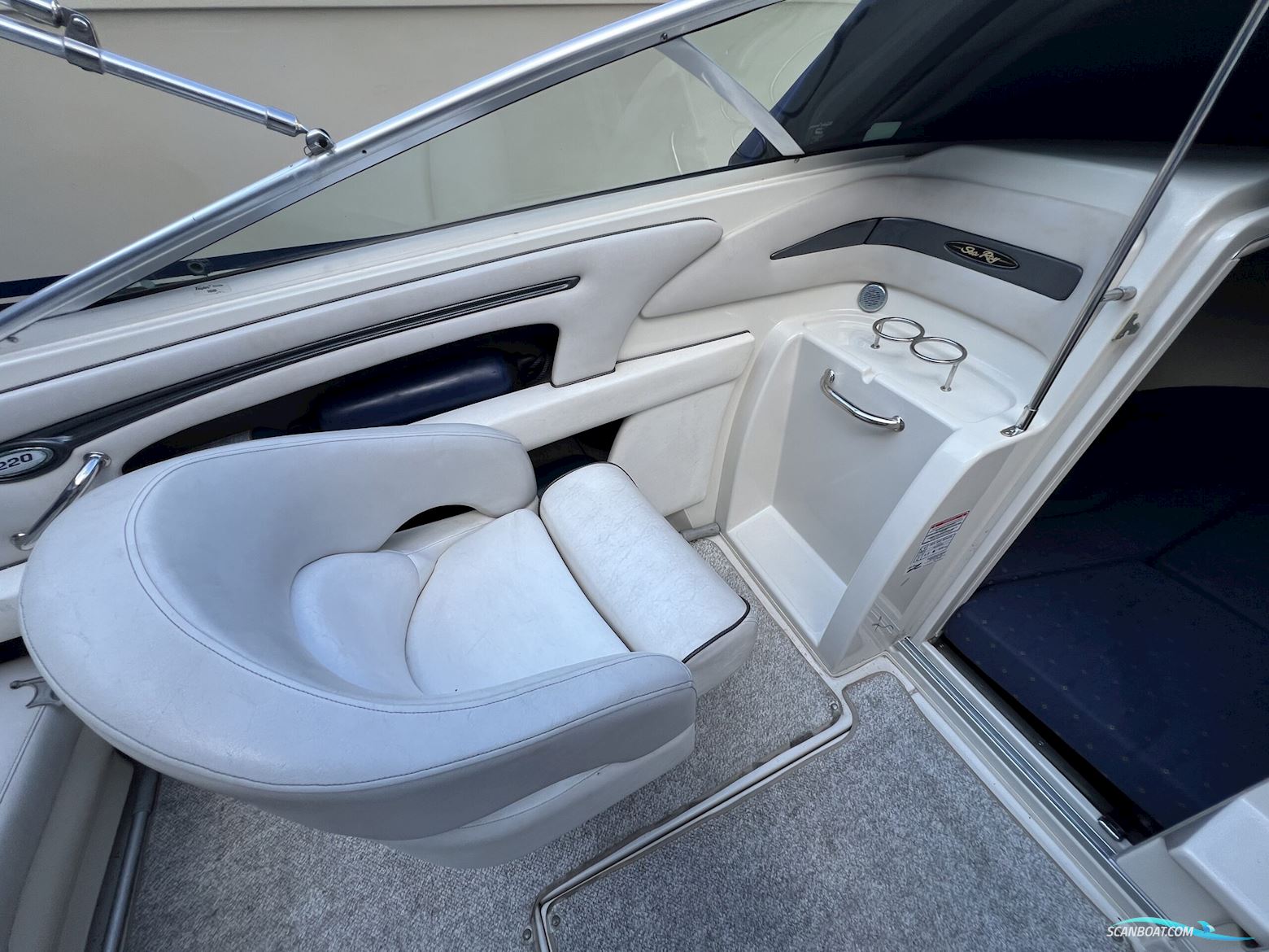 Sea Ray 220 Sunsport