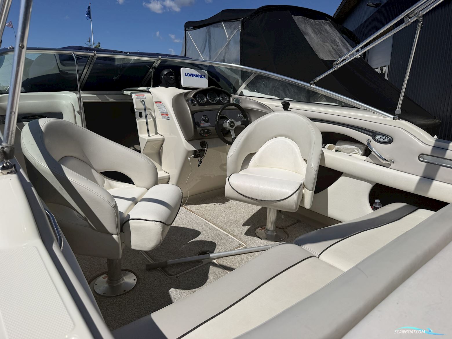 Sea Ray 220 Sunsport
