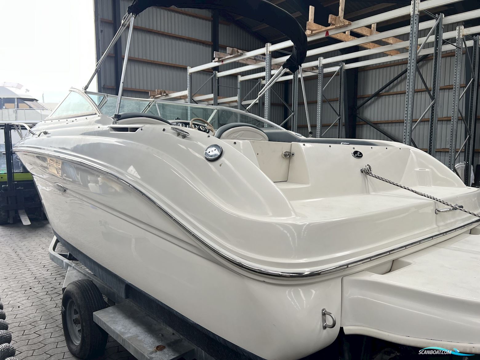 Sea Ray 225 Weekender