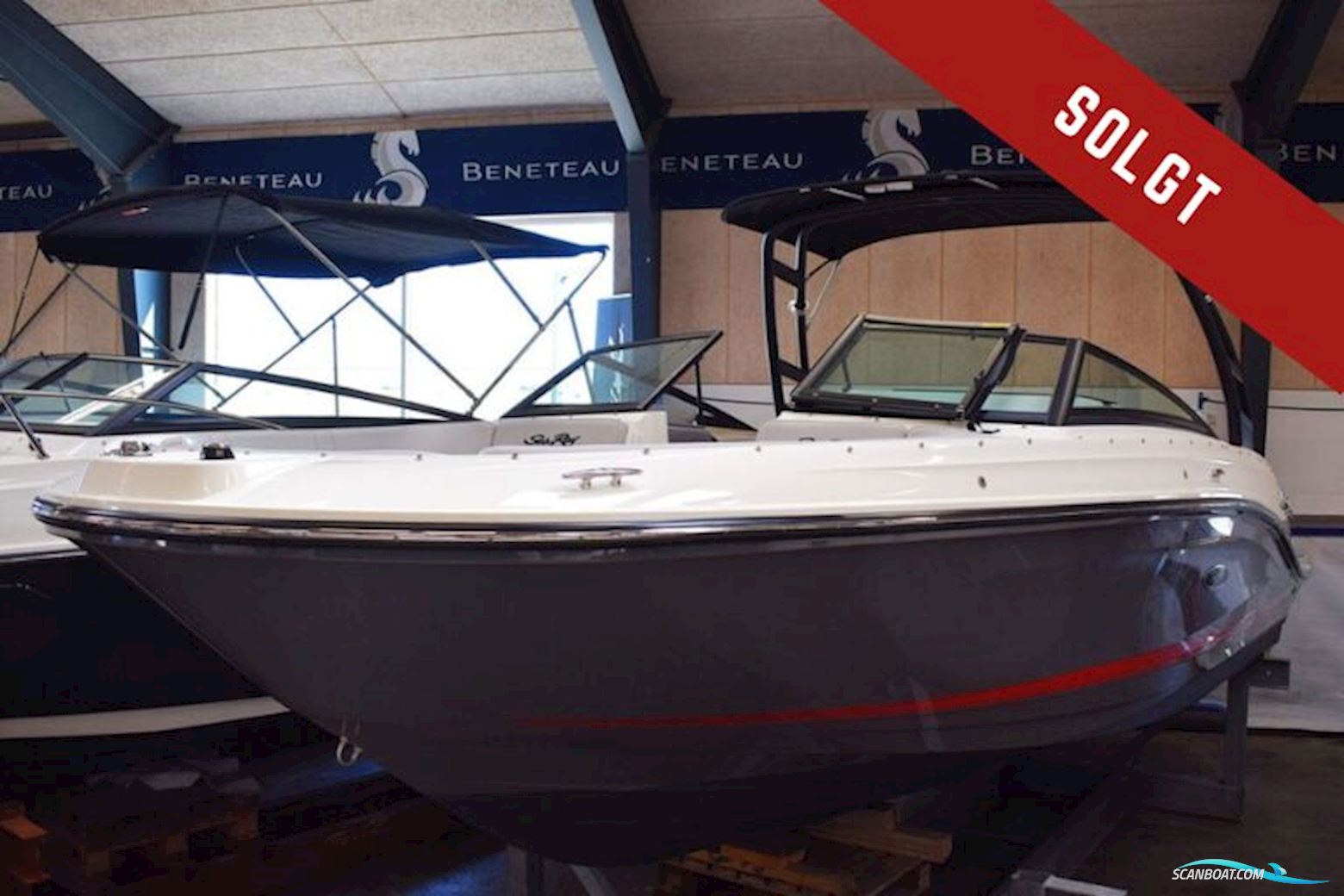Sea Ray 230 Spx – Nedsat KR. 100.000,- – Reserveret Motorbåd 2021, med Mercury motor, Danmark