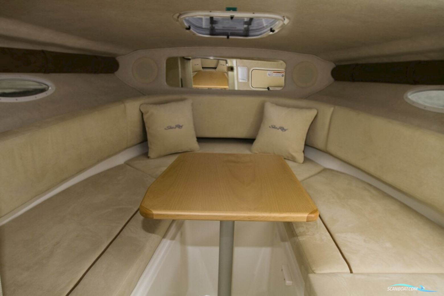 Sea Ray 235 Weekender