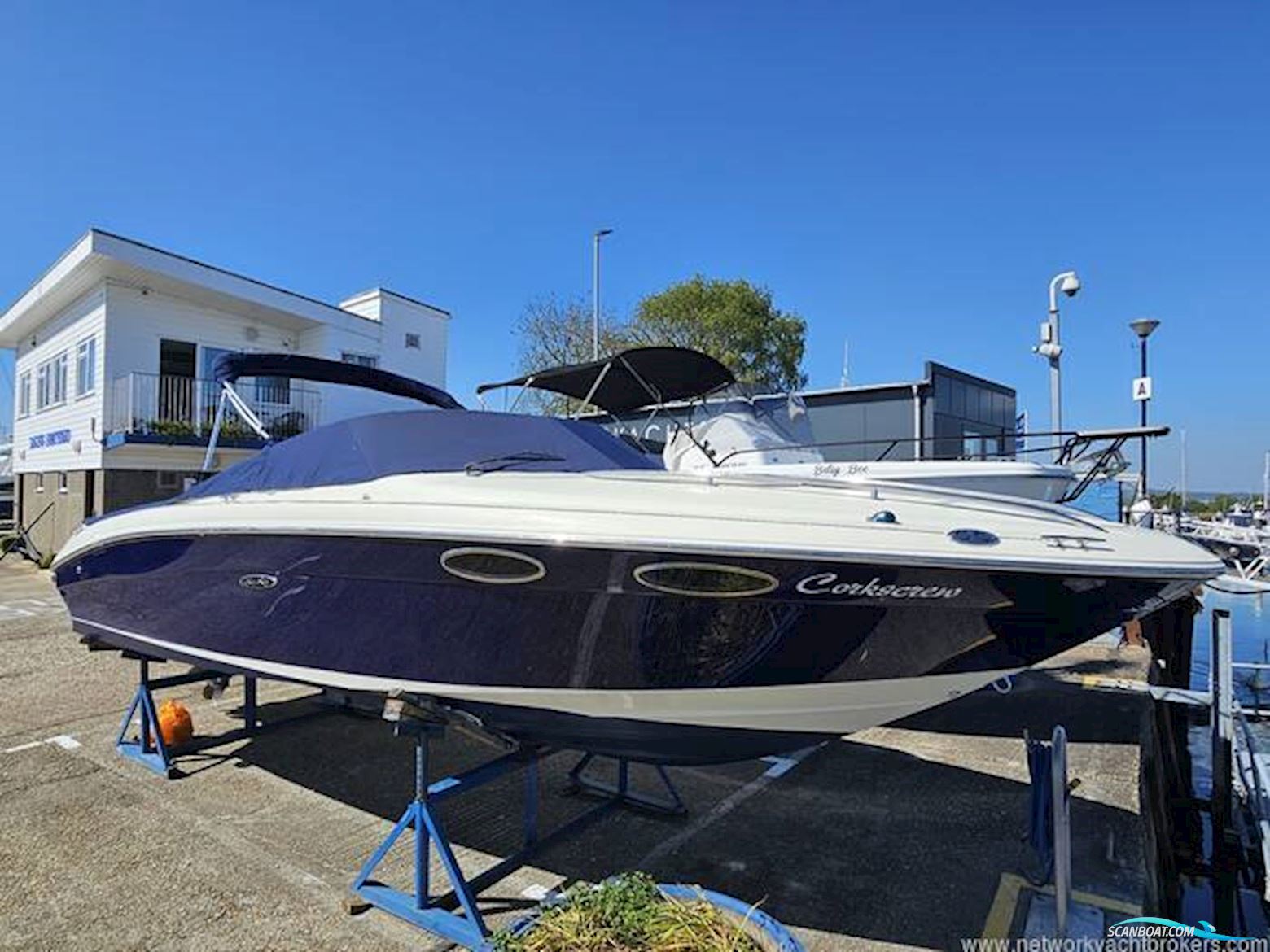 Sea Ray 240 Overnighter