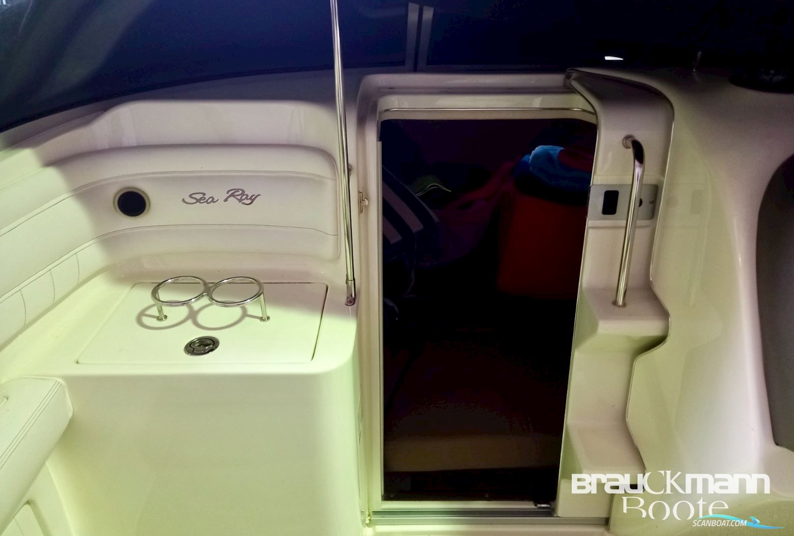 Sea Ray 240 SSE Sunsport