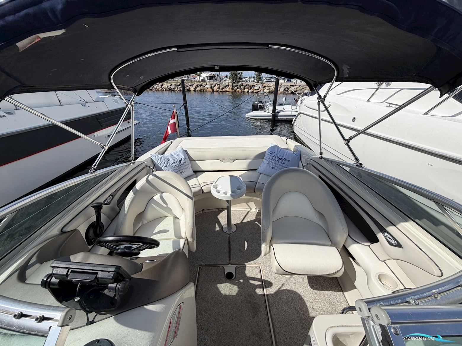 Sea Ray 240 Sun Sport