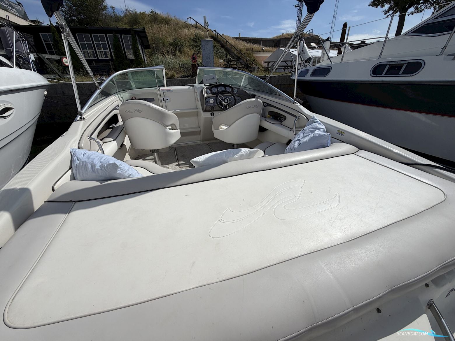 Sea Ray 240 Sun Sport