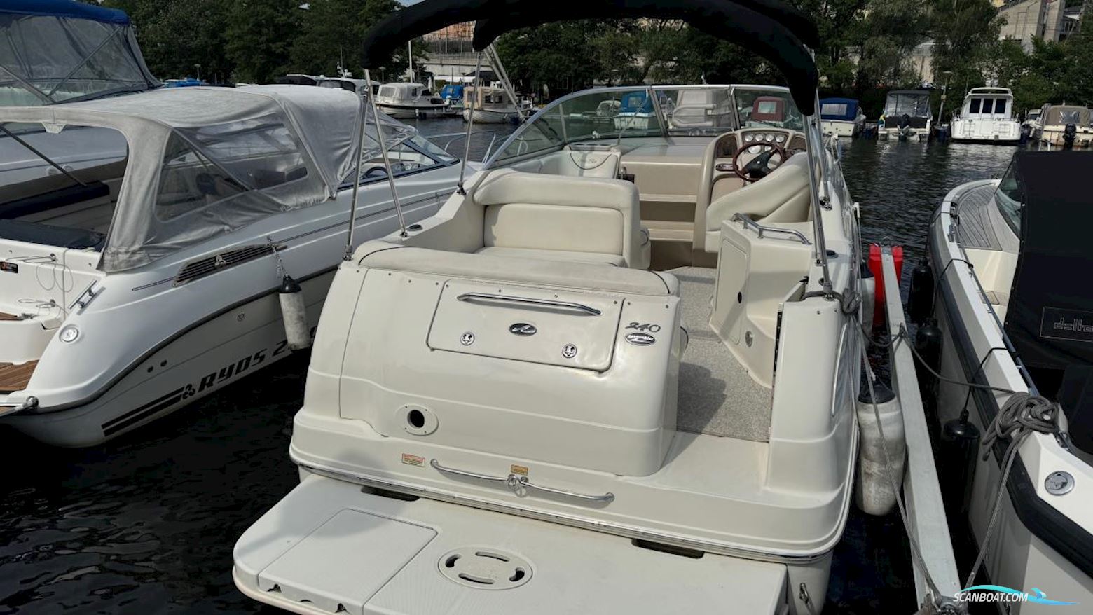 Sea Ray 240 Sundancer Motorbåd 2004, med Mercruiser motor, Sverige