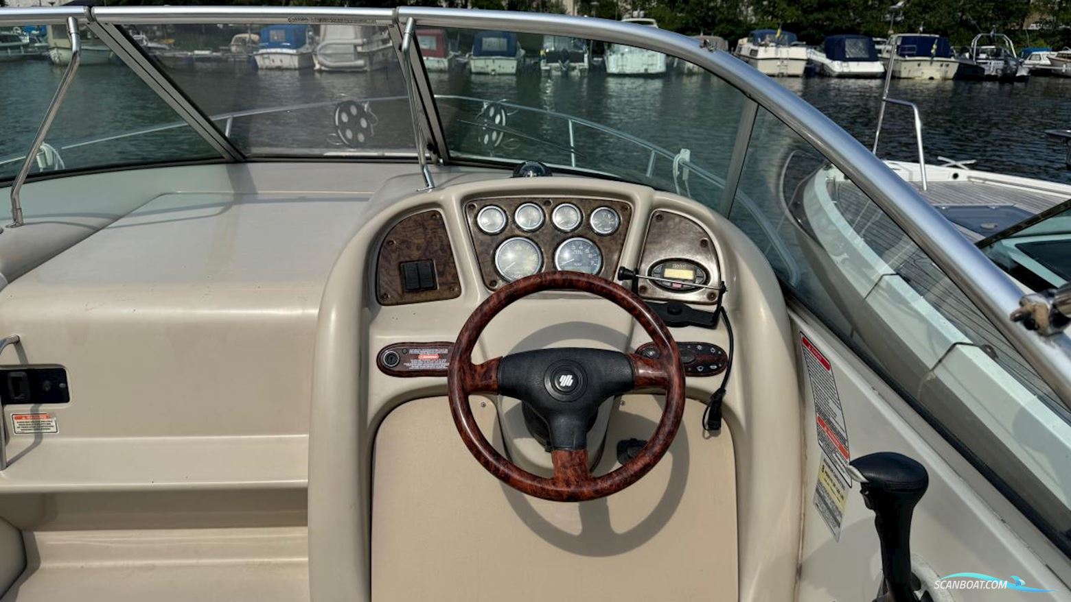 Sea Ray 240 SUNDANCER