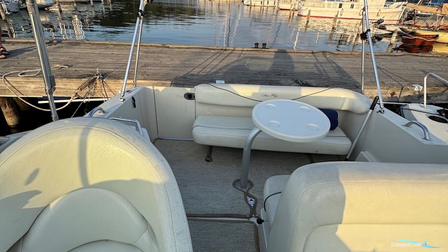 Sea Ray 240 Sundancer