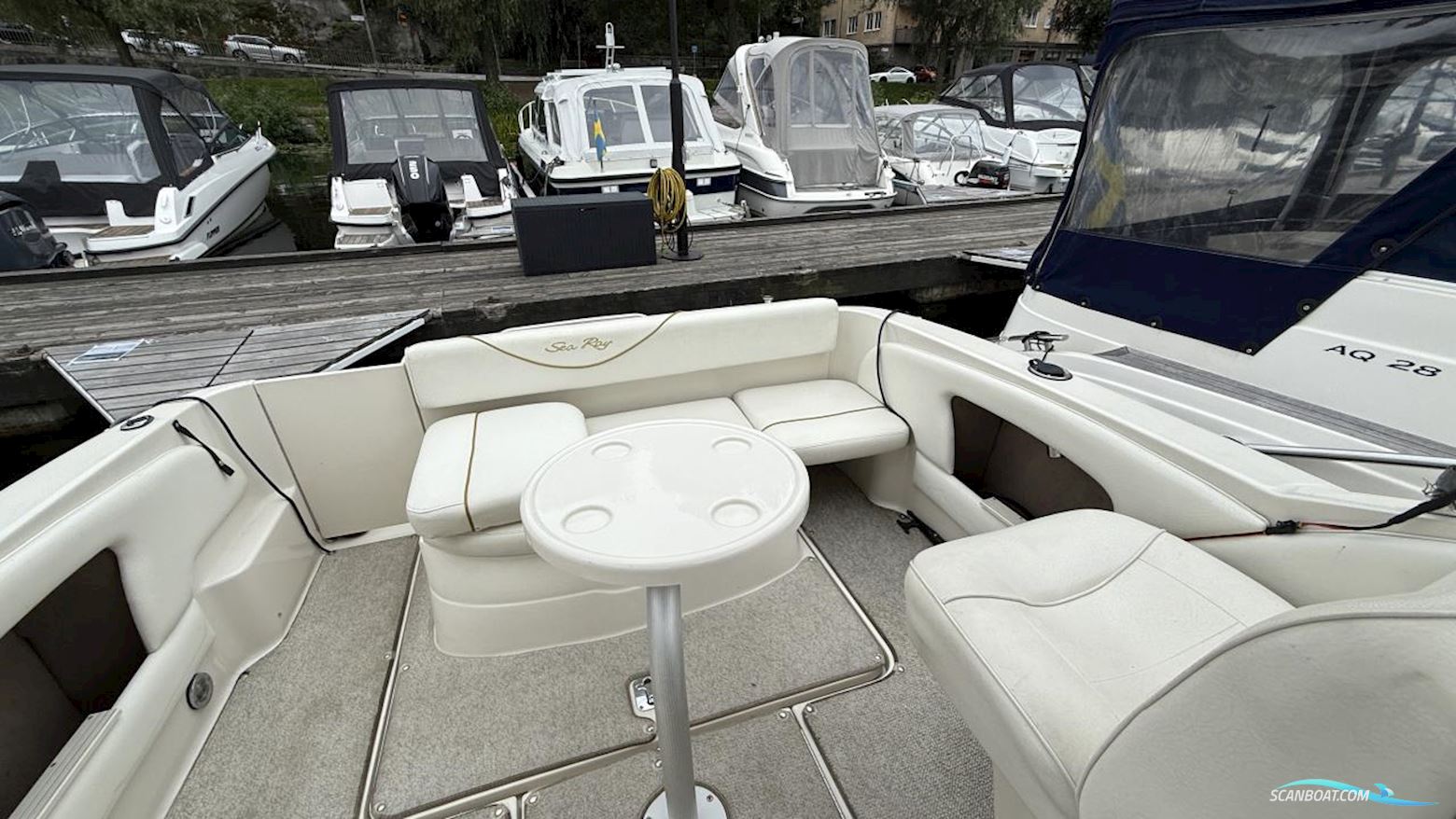 Sea Ray 245 WEEKENDER