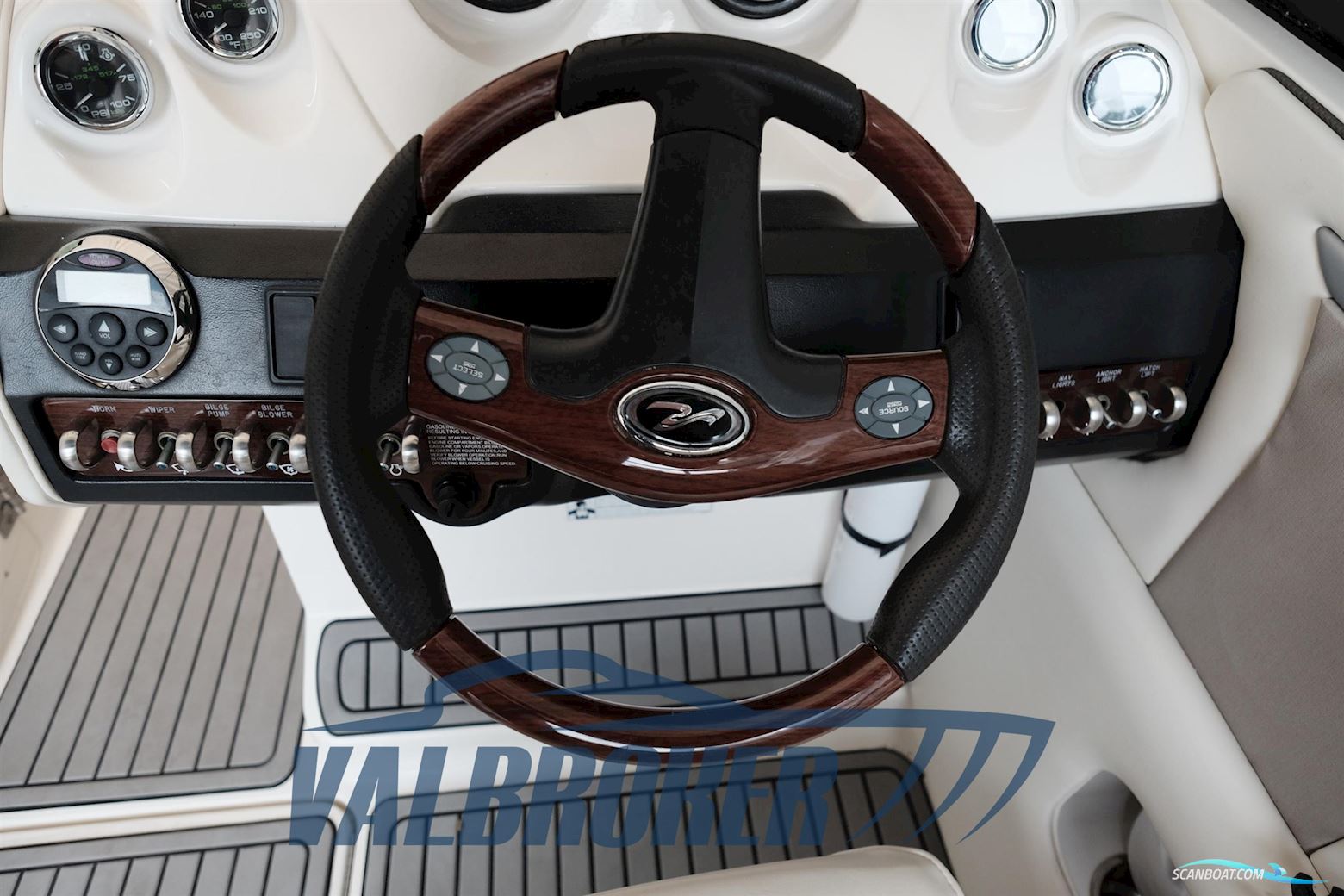 Sea Ray 250 SLX