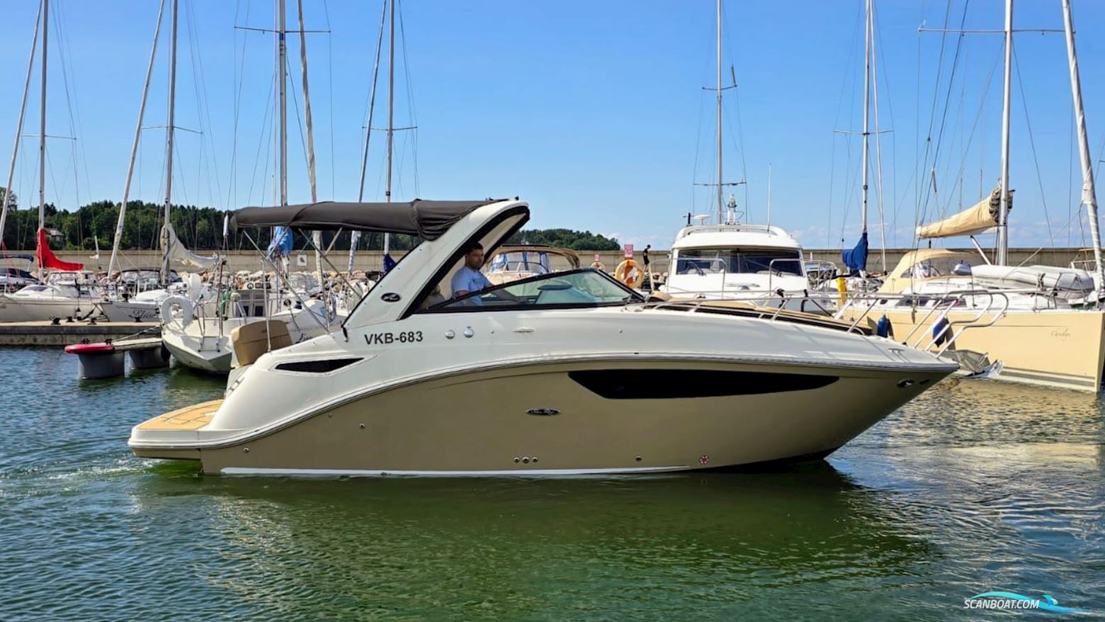 Sea Ray 265 Sundancer Motorbåd 2021, med Mercruiser Ect Mpi V8 6.2L motor, Estland