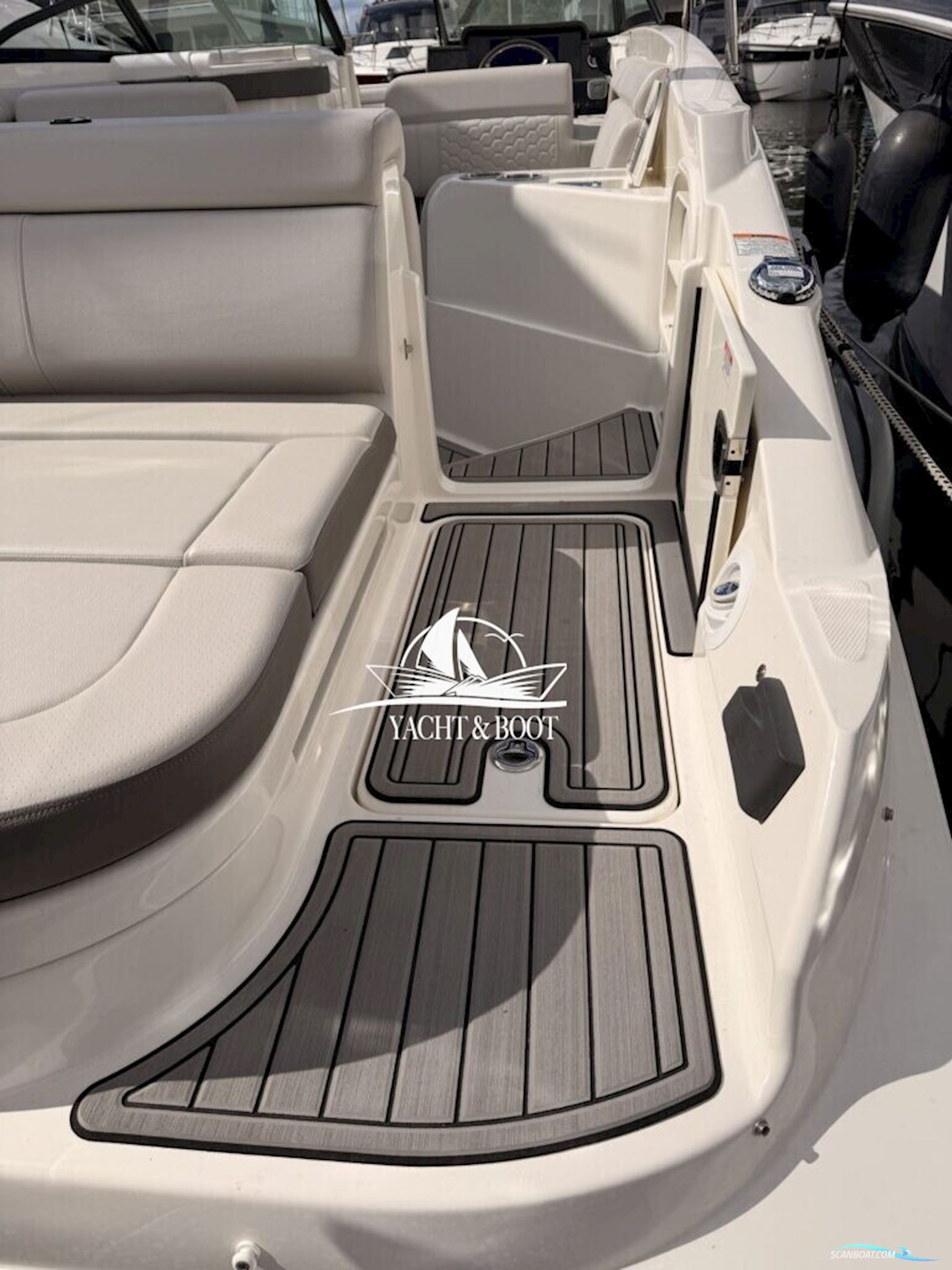 Sea Ray 270 SDX