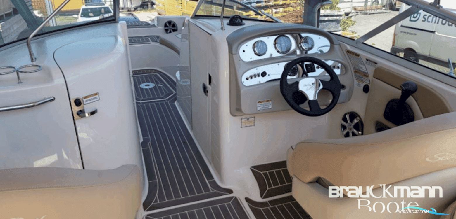 Sea Ray 270 Sundeck