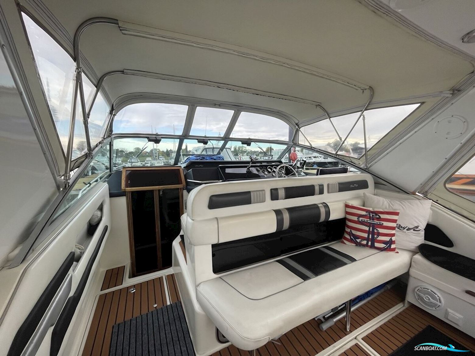 Sea Ray 310 Sundancer