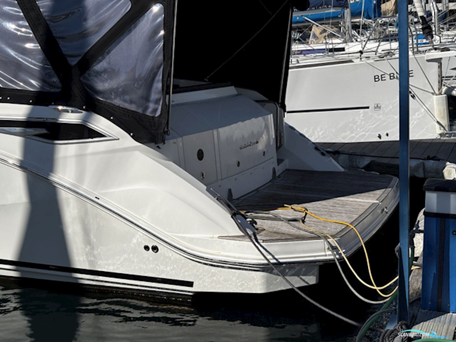 Sea Ray 320