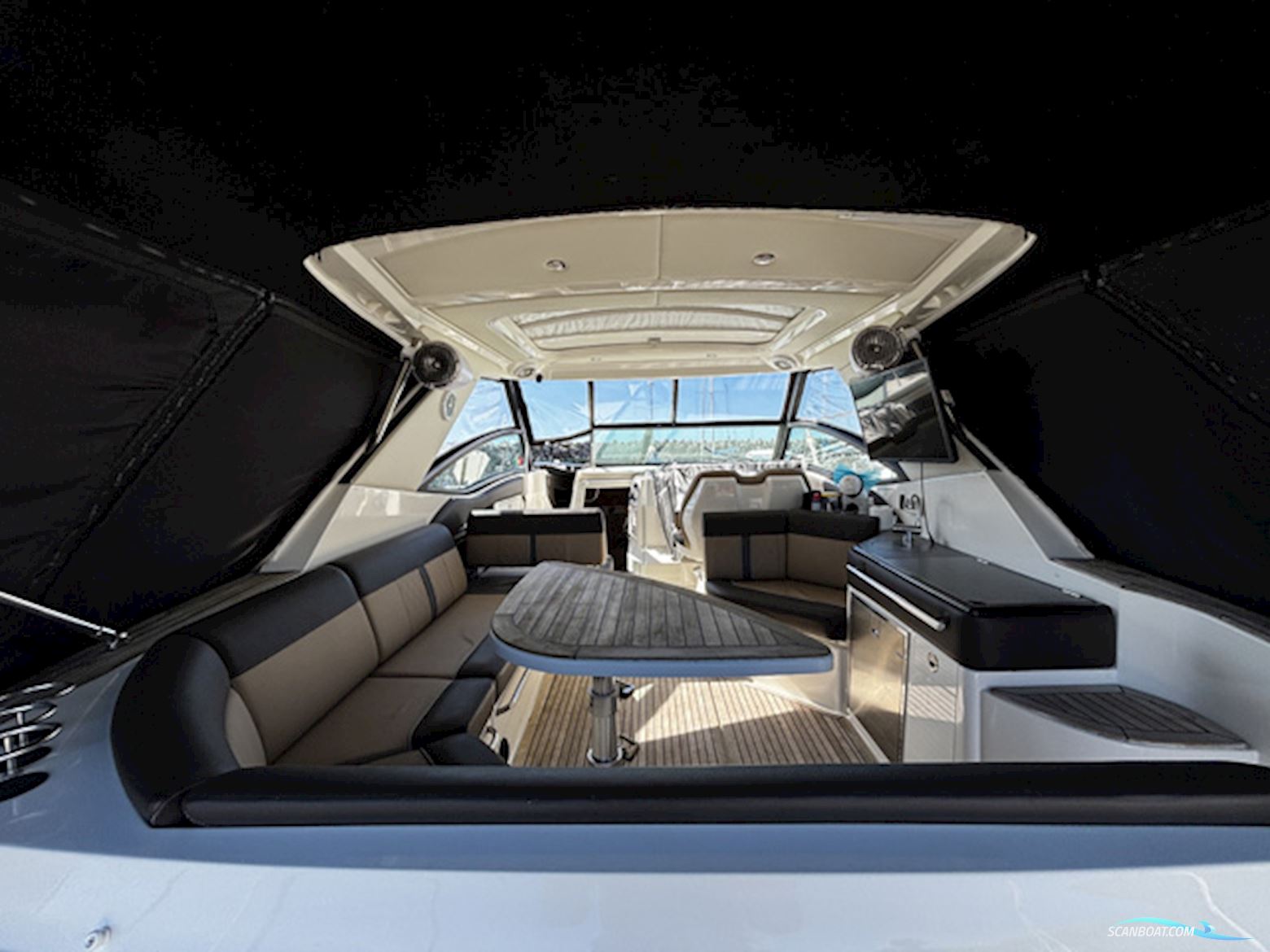 Sea Ray 320