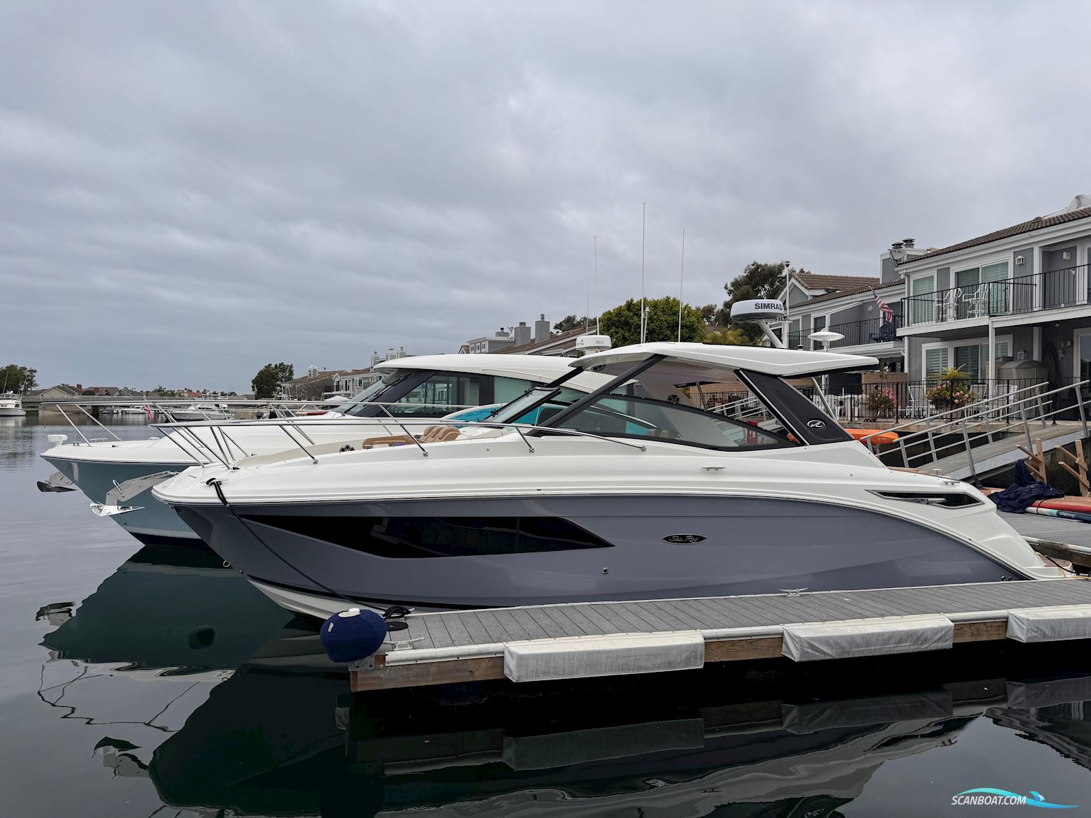 Sea Ray 320 Sundancer Motorbåd 2021, med Mercruiser 6.2 Mpi Bravo3 motor, Kroatien