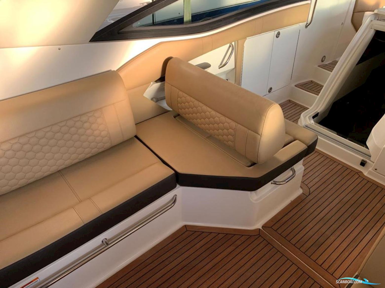 Sea Ray 320 Sundancer