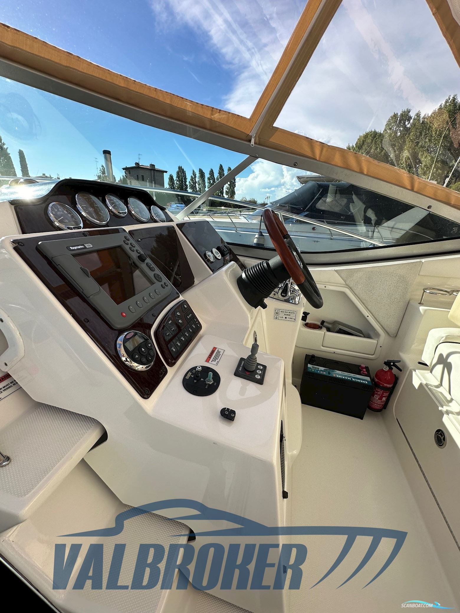 Sea Ray 355 DA Sundancer