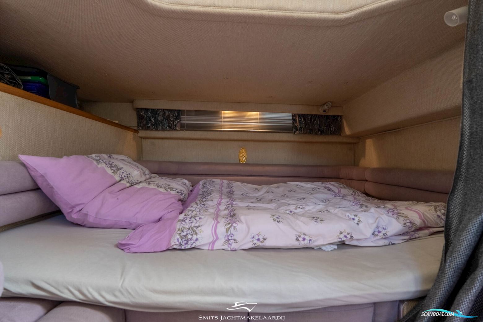 Sea Ray 370 Express Cruiser