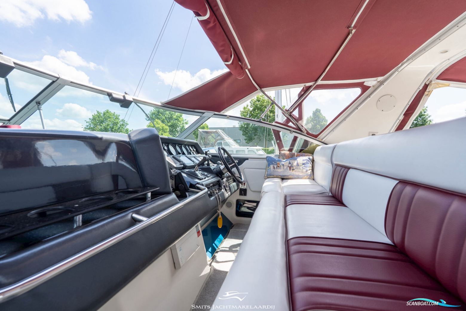 Sea Ray 370 Express Cruiser