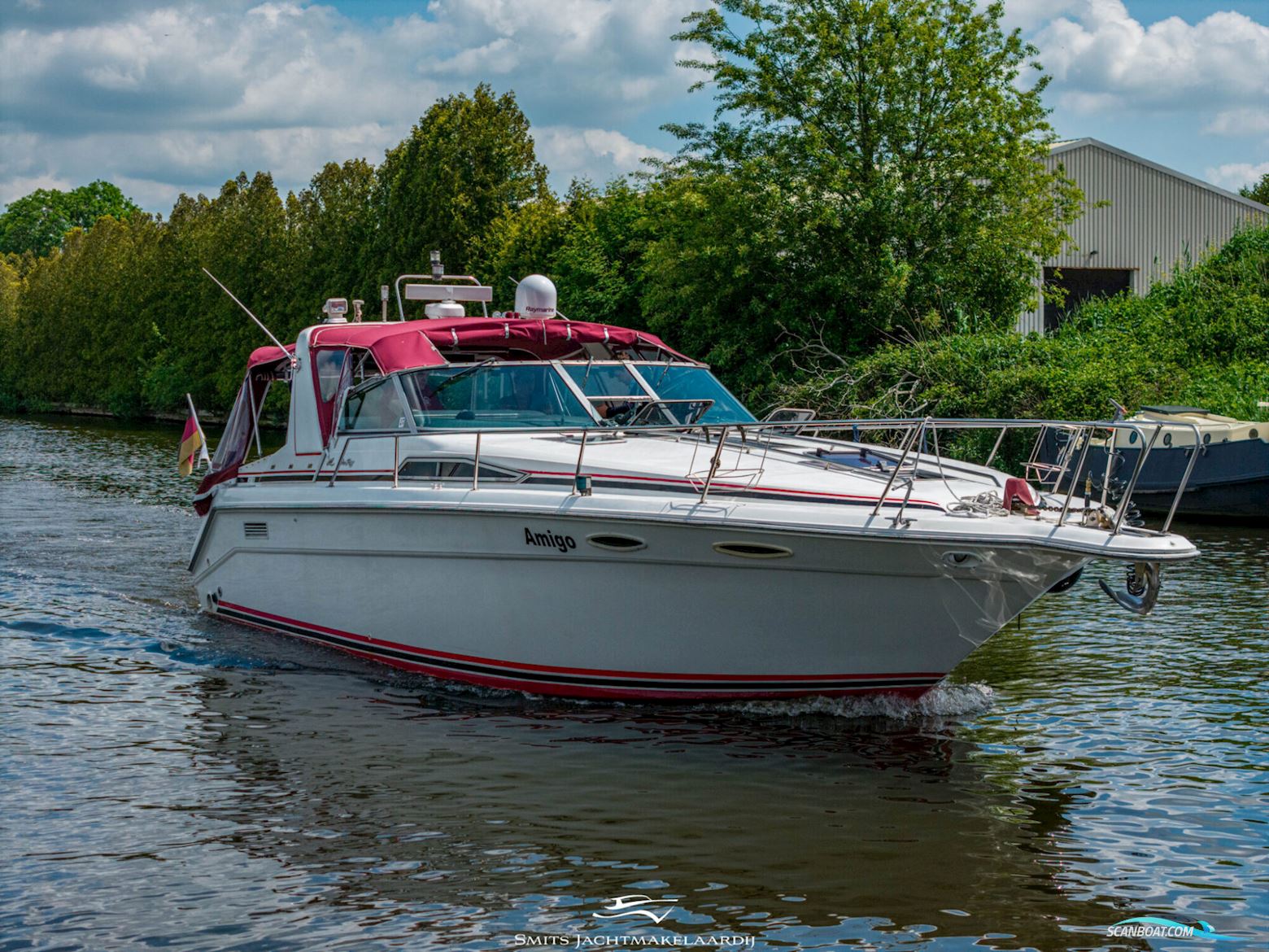 Sea Ray 370 Express Cruiser