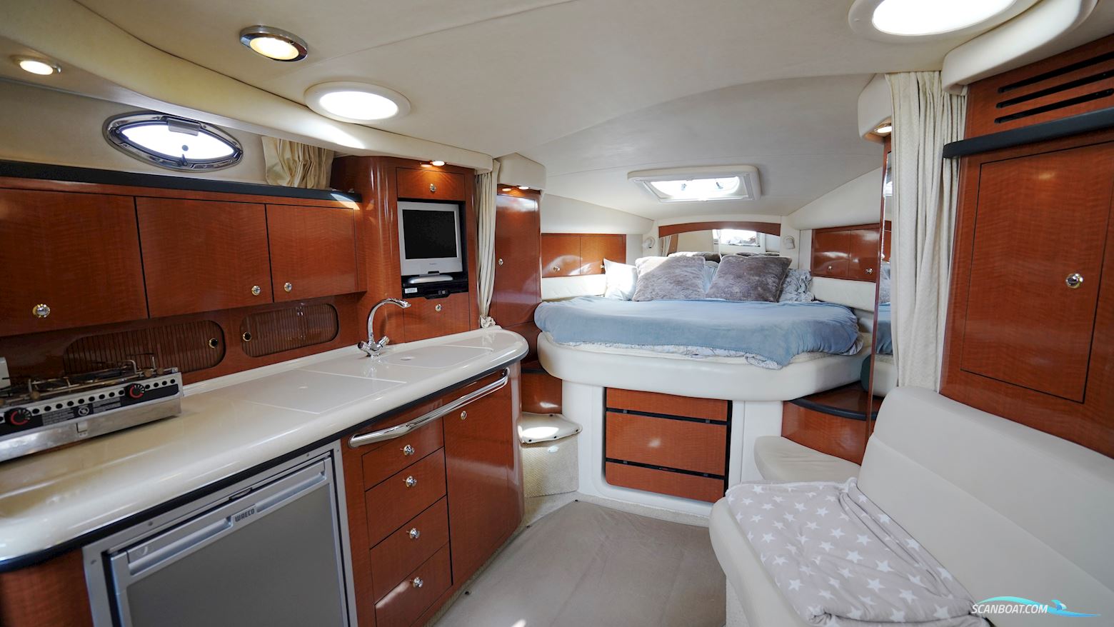 Sea Ray 375 Sundancer
