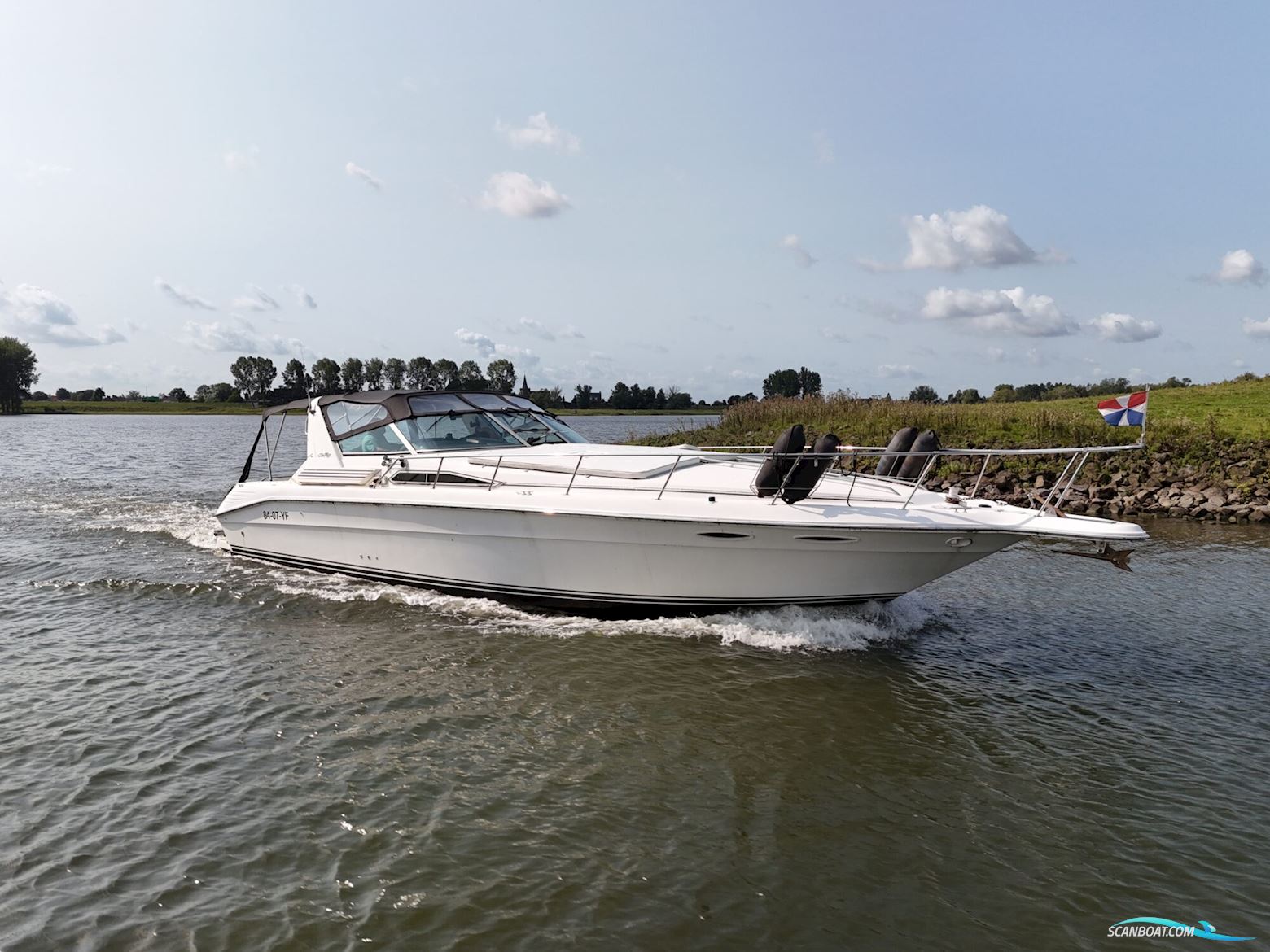 Sea Ray 400 Express Cruiser Motorbåd 1992, med Cummins motor, Holland