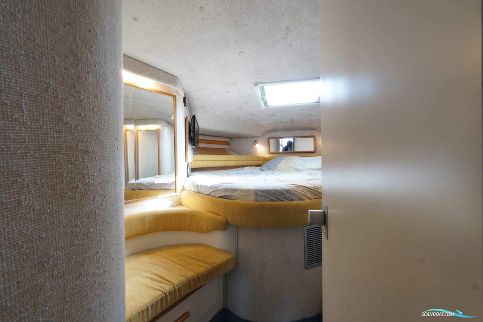 Sea Ray 400 Express Cruiser