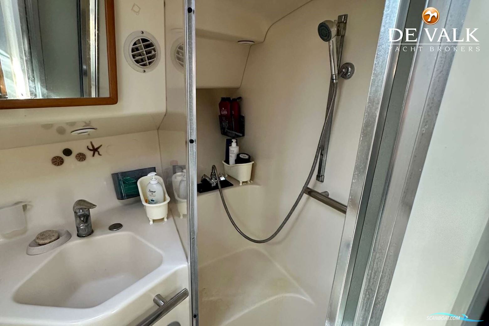 Sea Ray 400 Express Cruiser