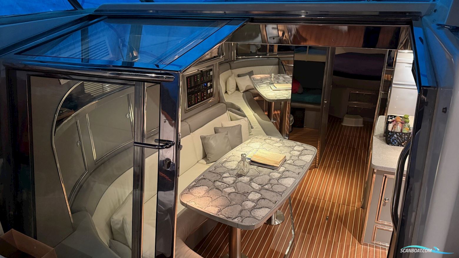 Sea Ray 400 Express Cruiser
