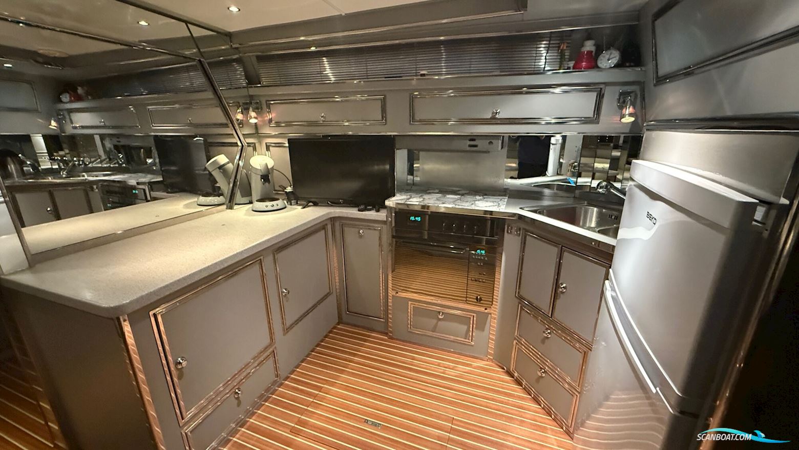 Sea Ray 400 Express Cruiser