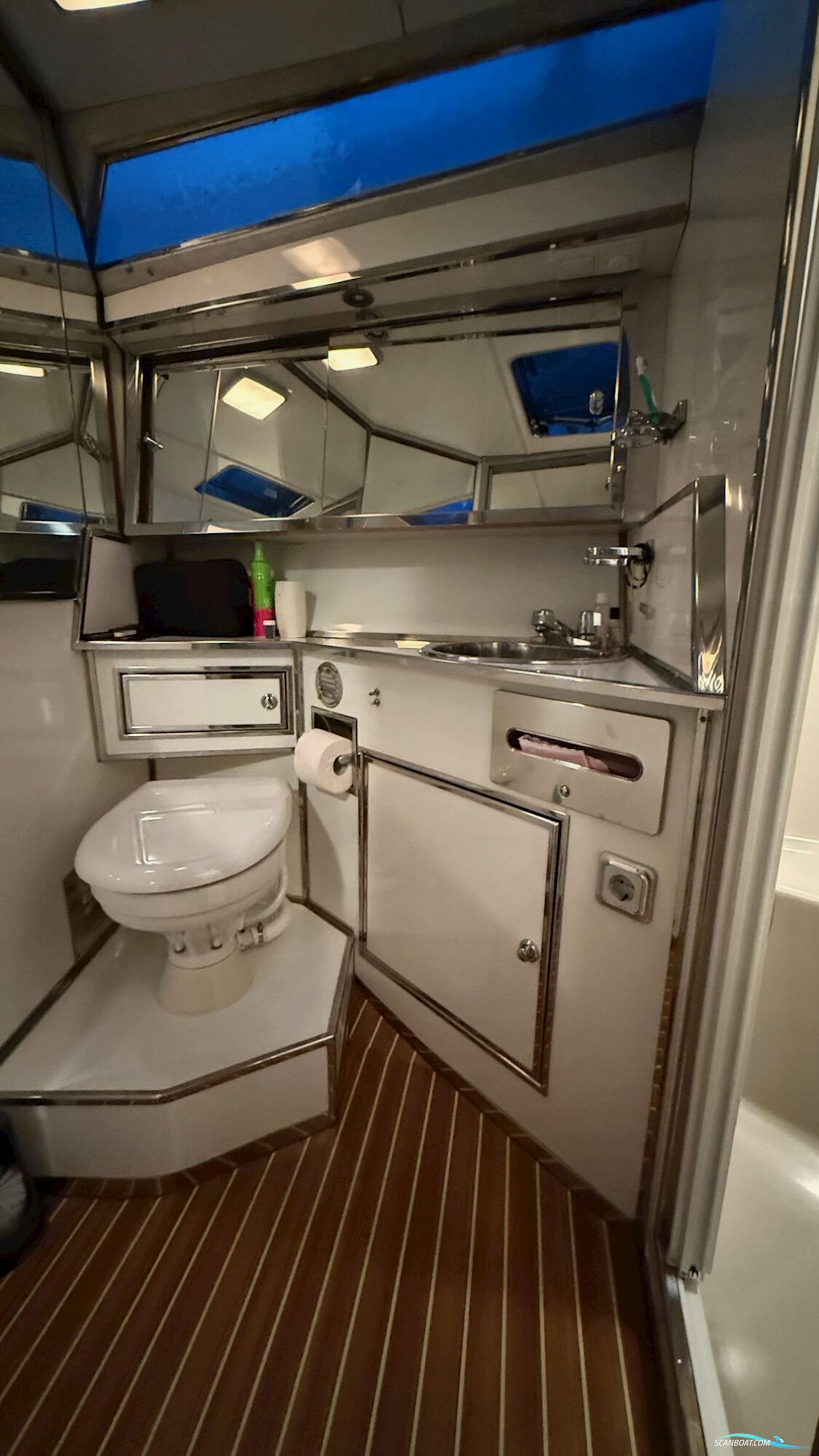 Sea Ray 400 Express Cruiser