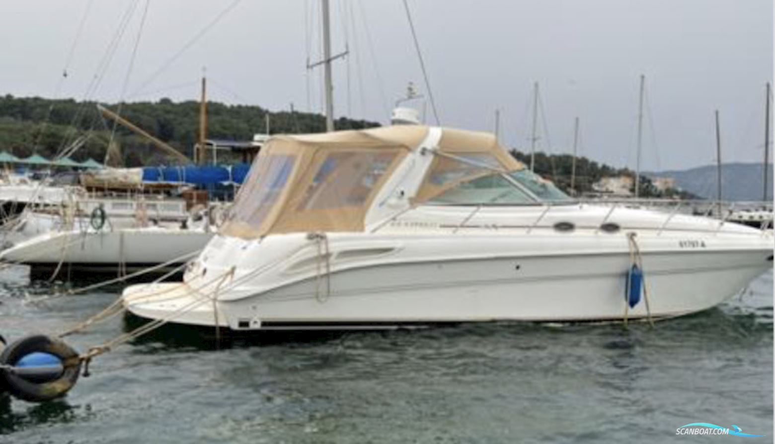 Sea Ray 410 Express Cruiser Motorbåd 2000, med Caterpillar Diesel 3116 TA motor, Italien