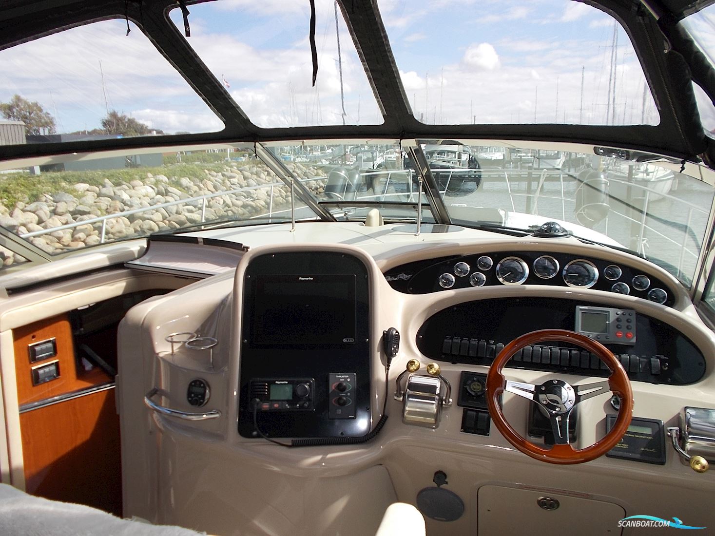 Sea Ray 410 Sundancer