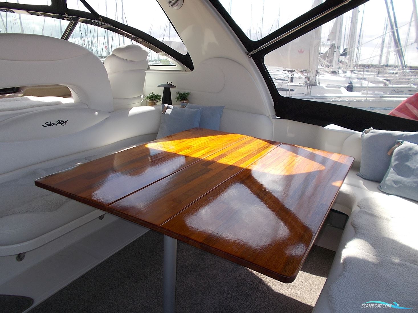 Sea Ray 410 Sundancer