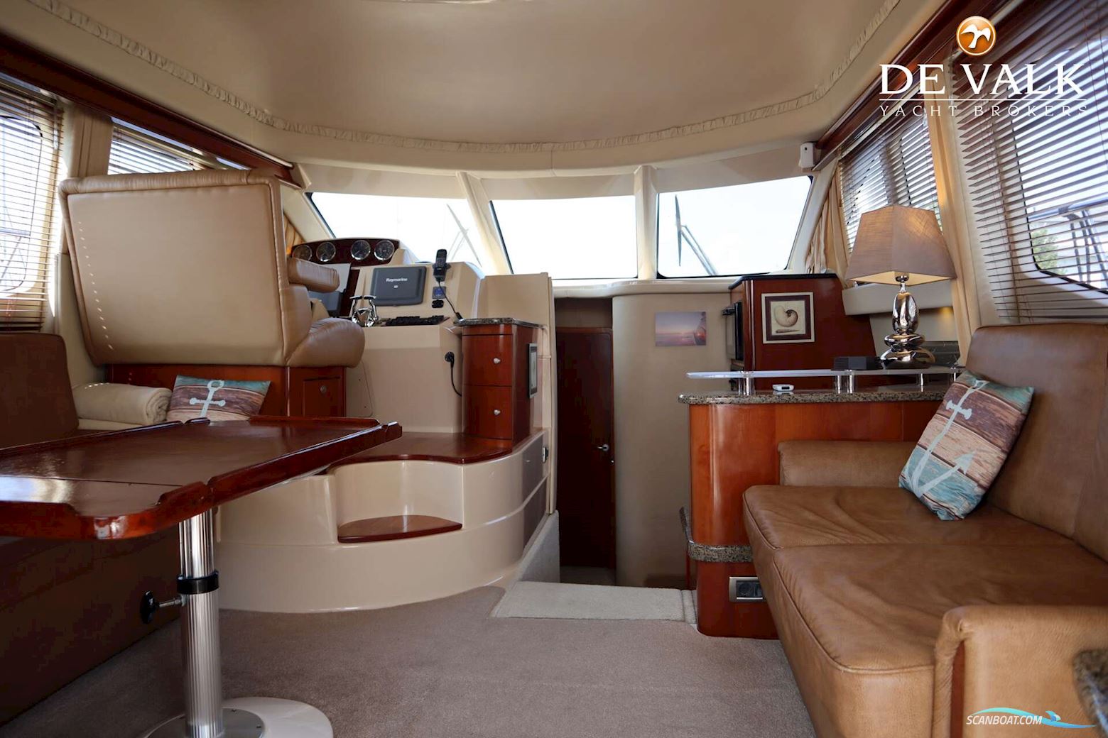 Sea Ray 455 Sedan Bridge