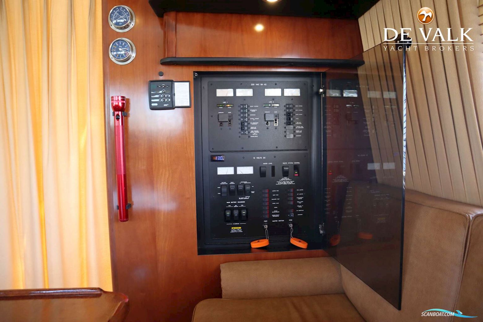 Sea Ray 455 Sedan Bridge