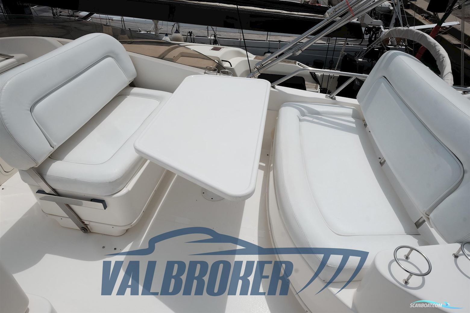 Sea Ray 480 Sedan Bridge