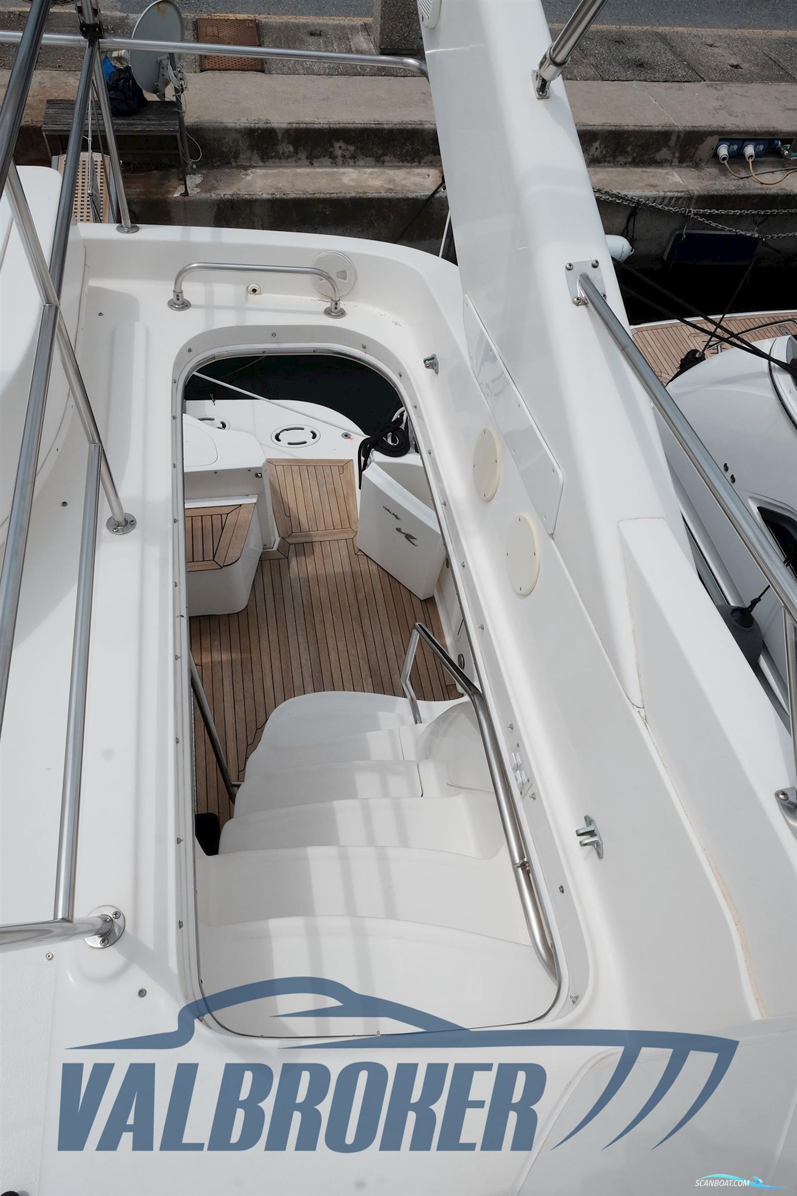 Sea Ray 480 Sedan Bridge