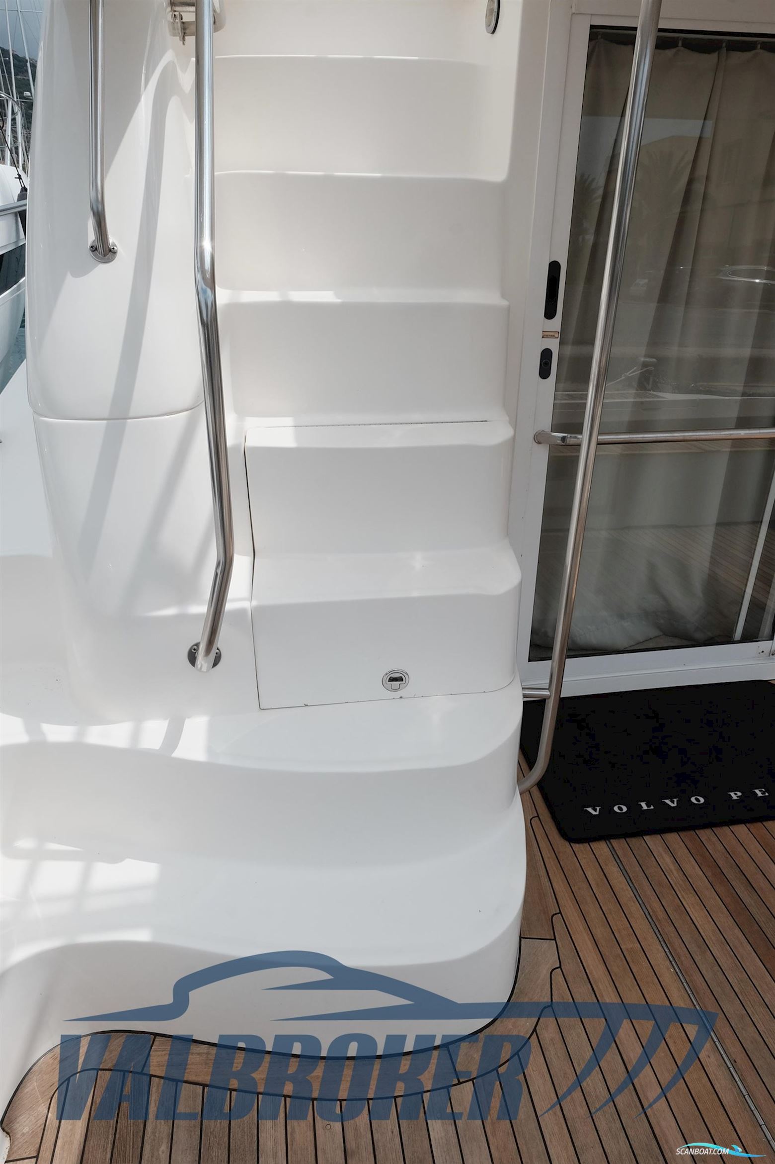 Sea Ray 480 Sedan Bridge