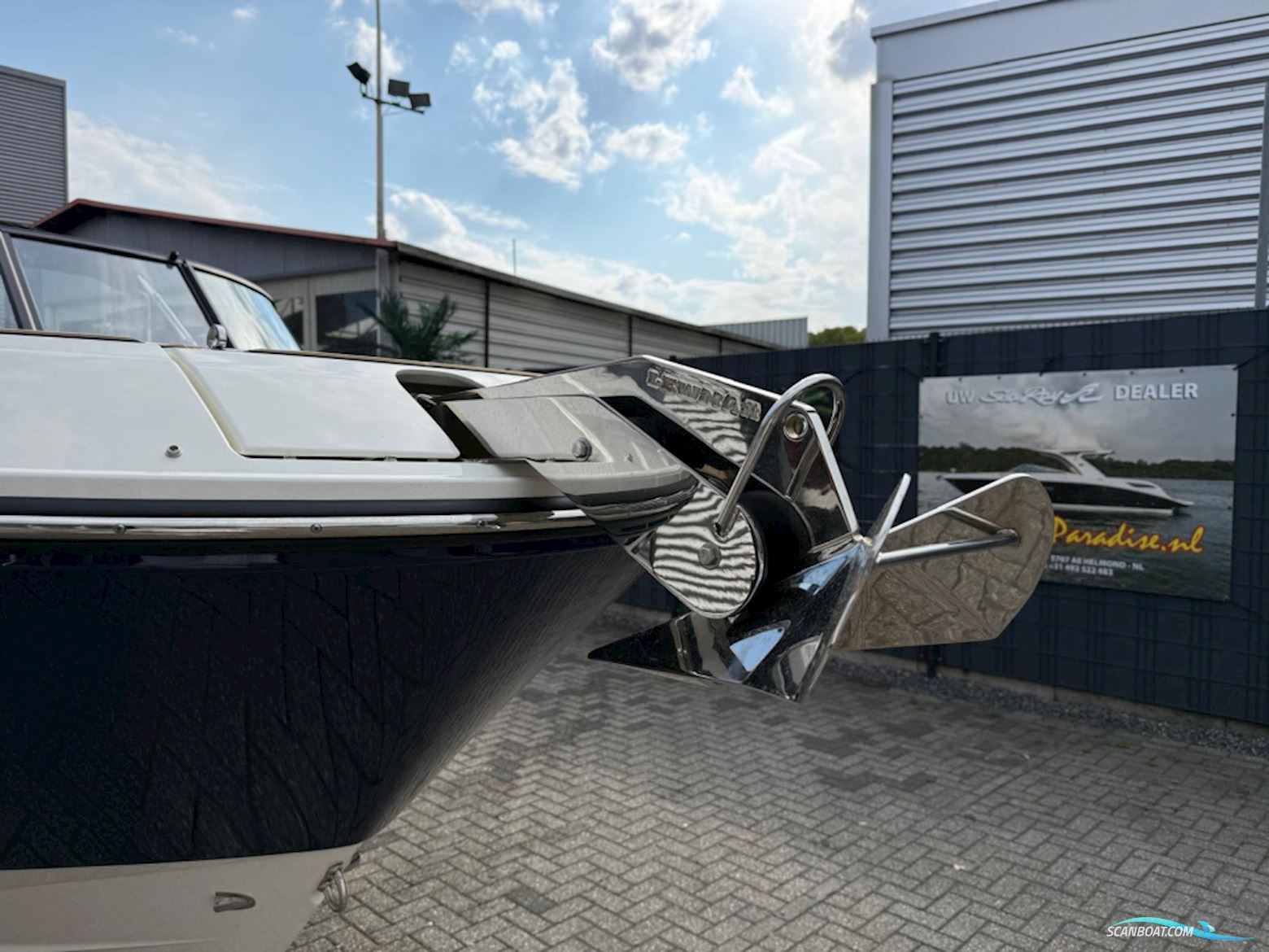 Sea Ray SDX 230