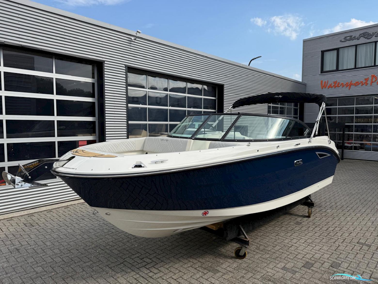 Sea Ray SDX 230