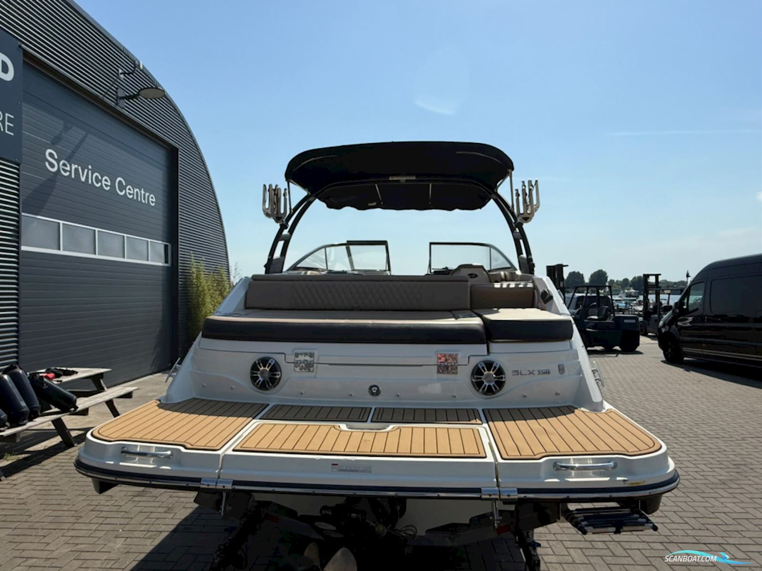 Sea Ray SLX 250