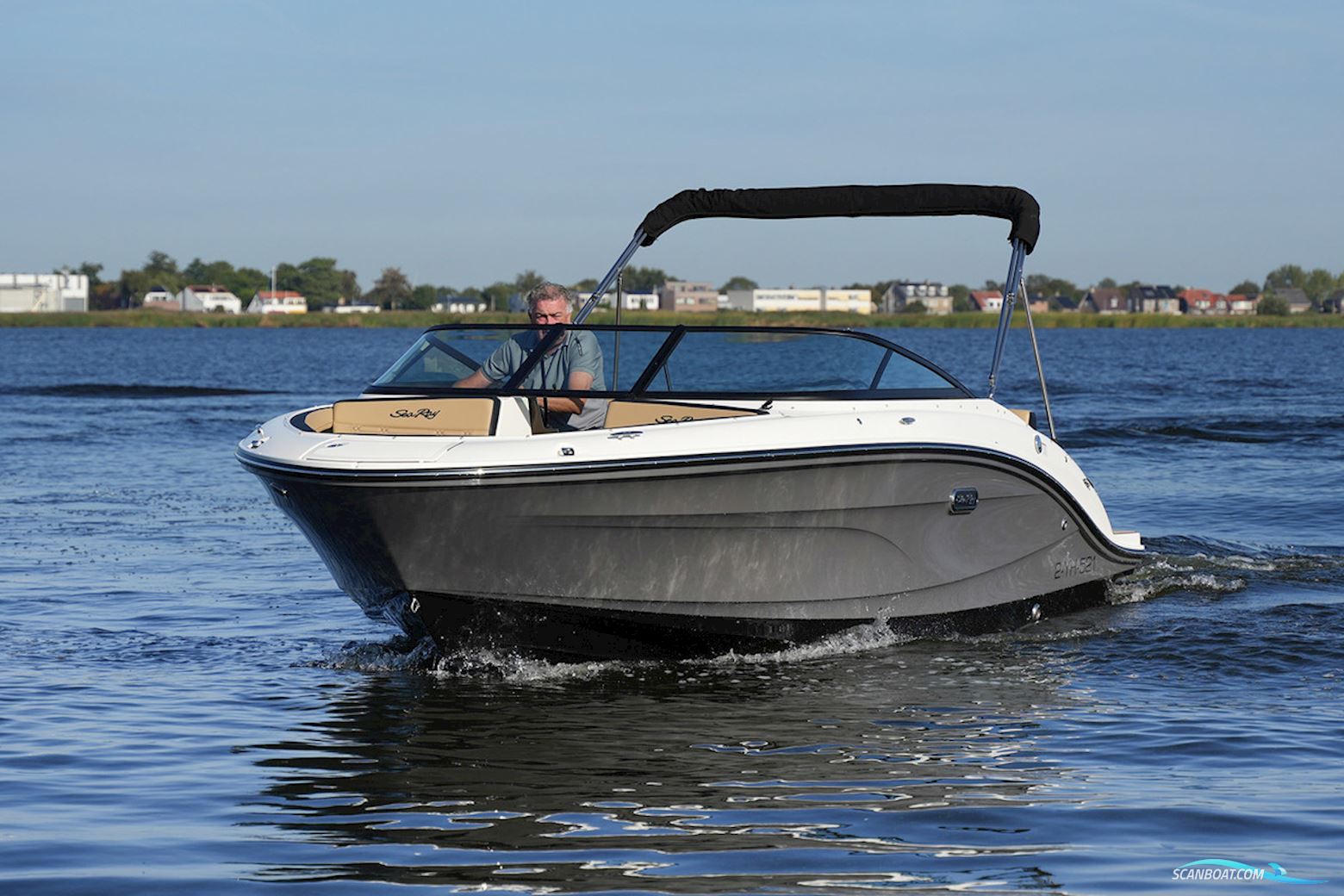 Sea Ray SPX 210