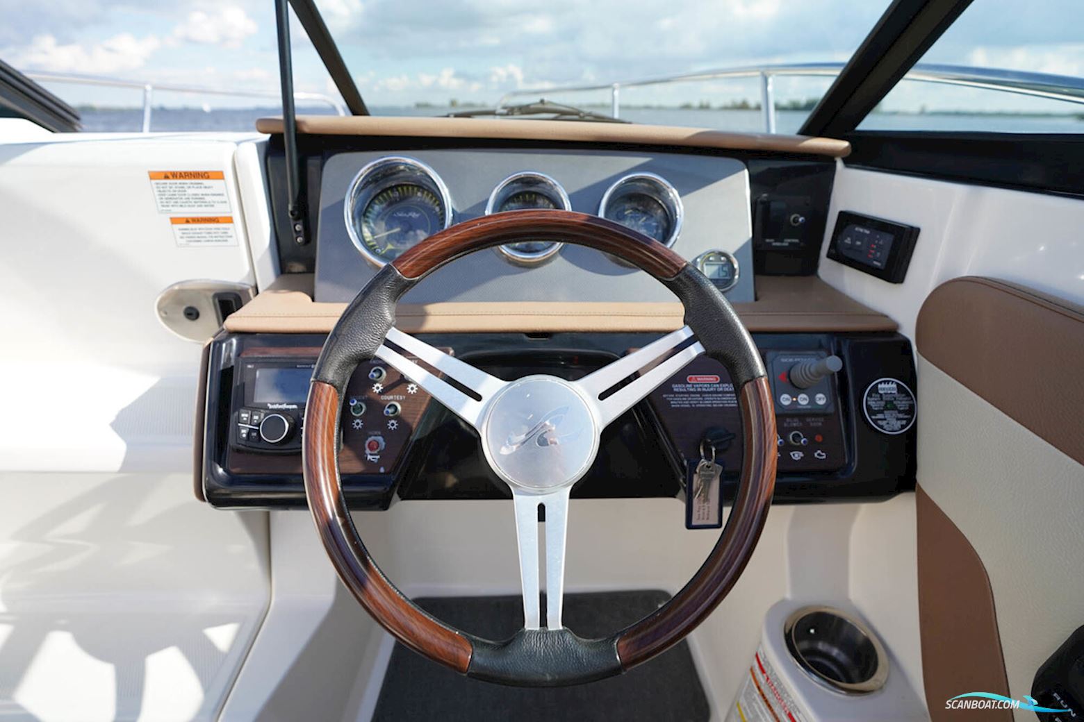 Sea Ray Sun Sport 230