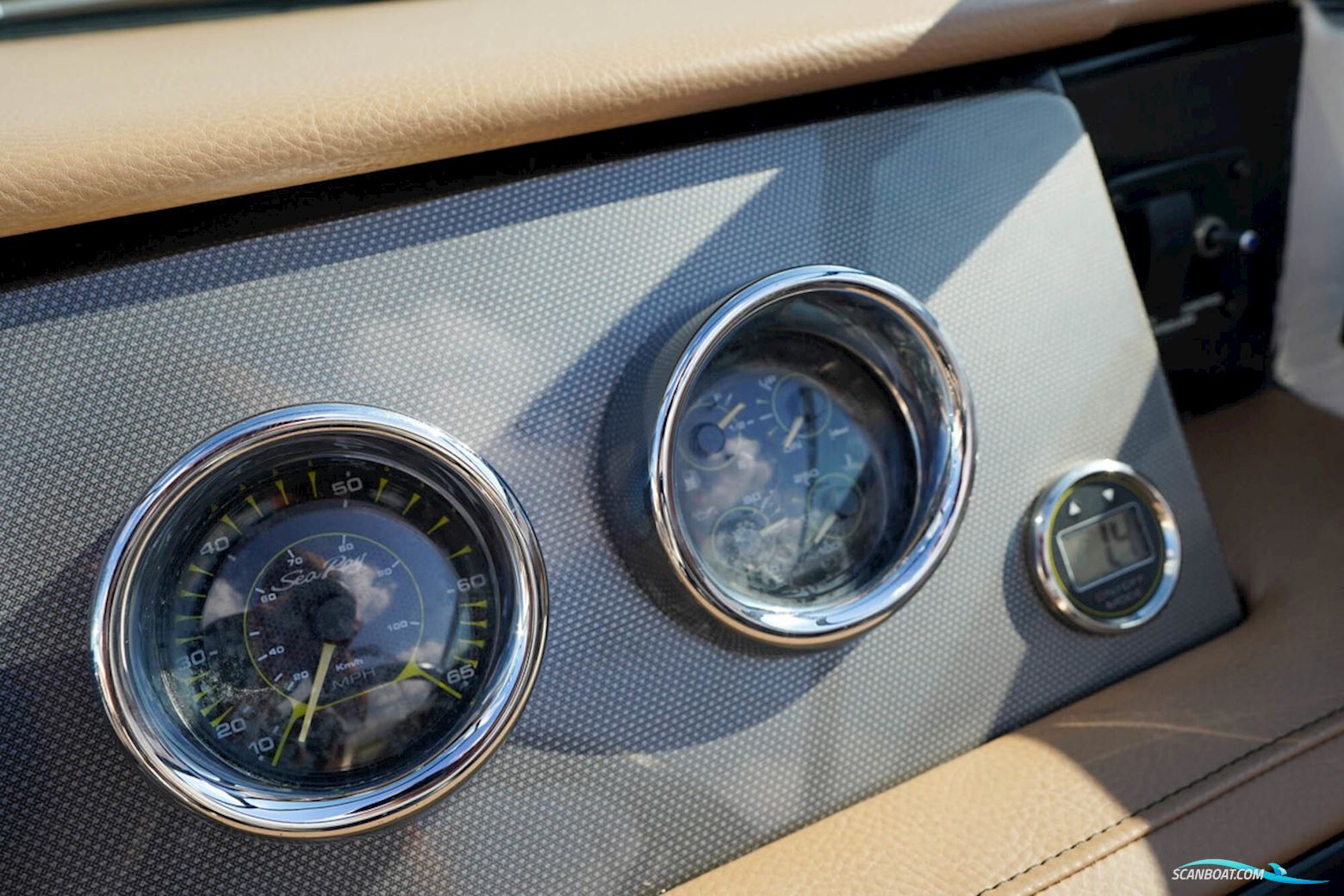 Sea Ray Sun Sport 230