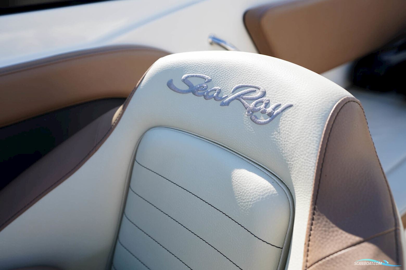 Sea Ray Sun Sport 230